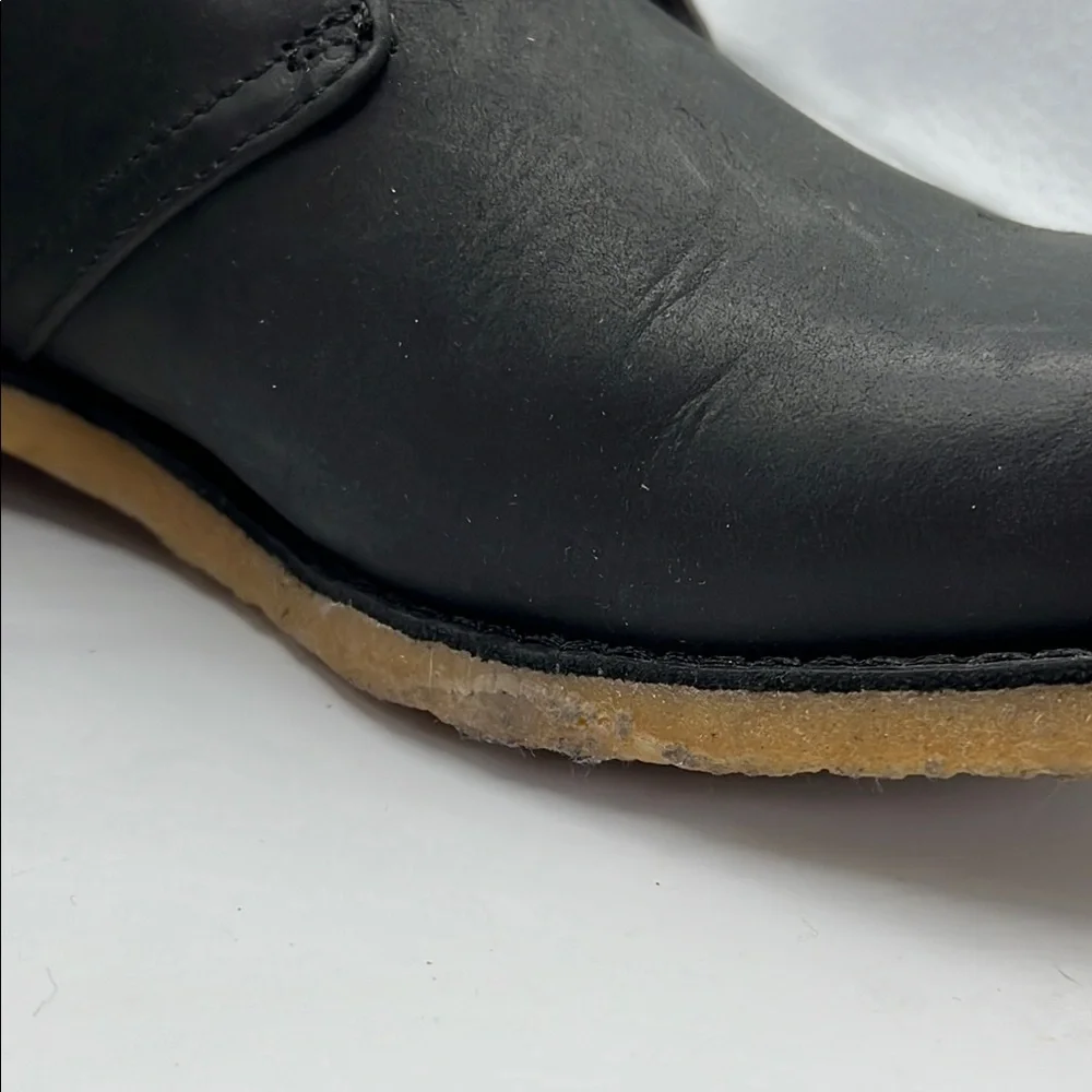 UGG‎ Sz 8 Leighton Black Tan Chukka Boots Minimalist Design